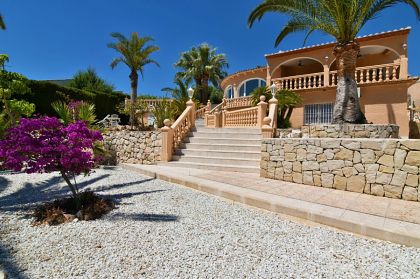 Villa for sale in town 281236