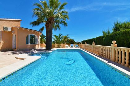 Villa with 4 bedroom in town 281236