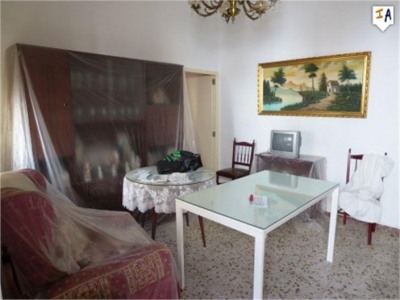 Villa for sale in town, Spain 281523