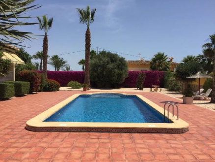 Villa for sale in town 281564