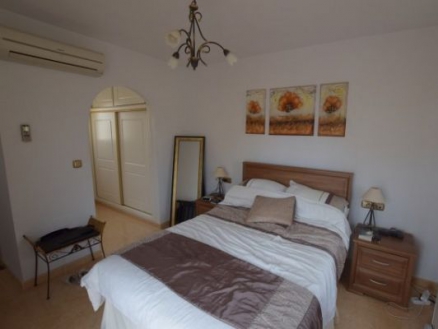  3 bedroom Townhome 281587