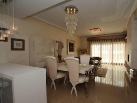 Villa for sale in town, Spain 281604