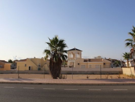 Land with bedroom in town 281633