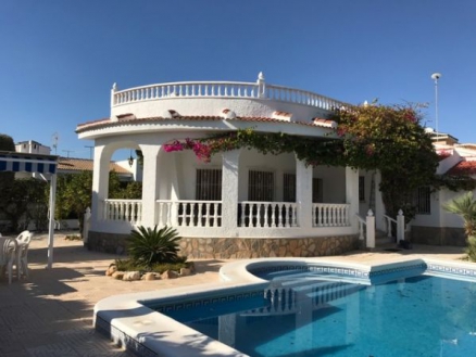 Villa for sale in town 281634