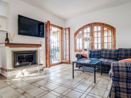 Townhome with 4 bedroom in town 281637