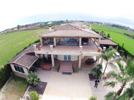 Villa for sale in town 281638