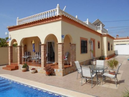 Villa for sale in town 281650