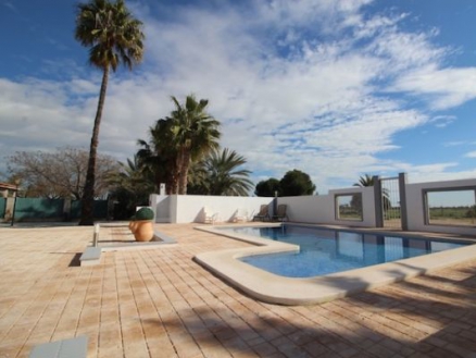 Villa with 5 bedroom in town 281656
