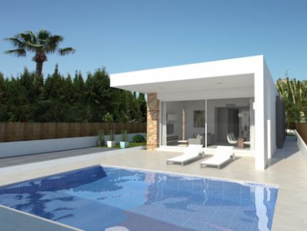Villa for sale in town, Spain 281685