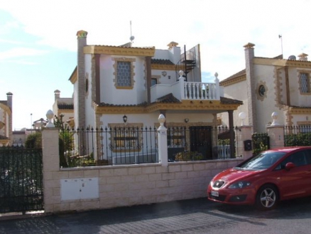 Villa for sale in town 281689