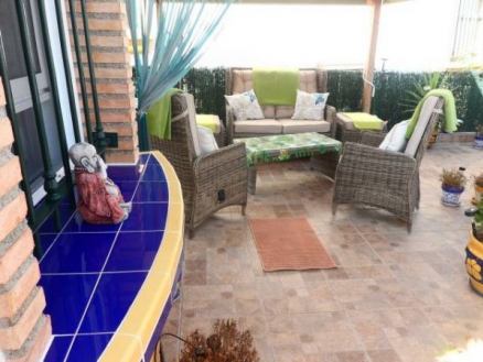 Villa for sale in town, Spain 281693