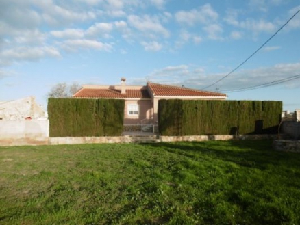 Villa for sale in town, Spain 281697