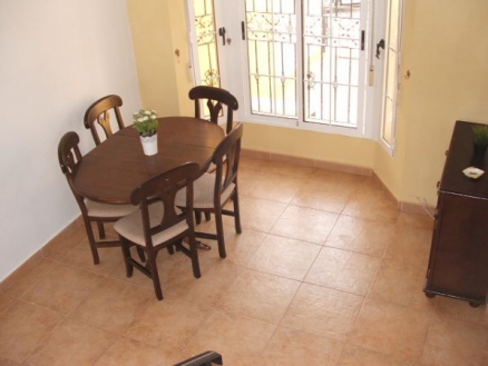  3 bedroom Townhome 281711