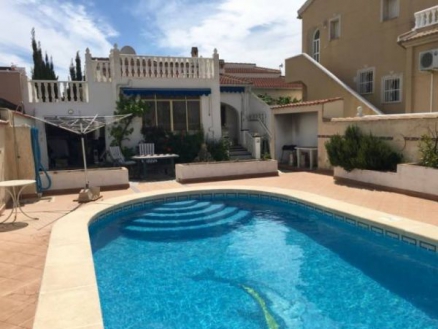 Bungalow for sale in town 281715