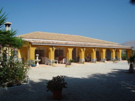 Villa for sale in town 281722