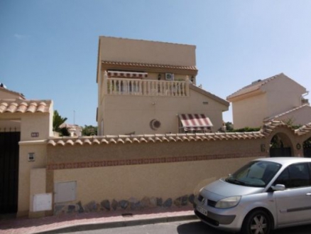 Villa for sale in town, Spain 281732