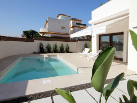 Villa with 3 bedroom in town 281745