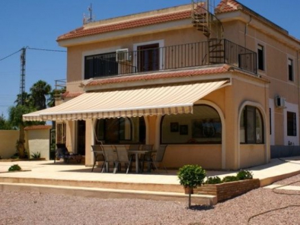 Villa with 3 bedroom in town 281757
