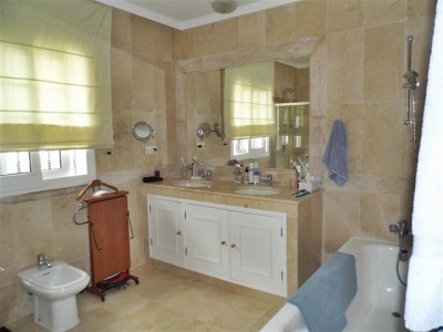 Nueva Andalucia property: Malaga property | 5 bedroom Villa 282002