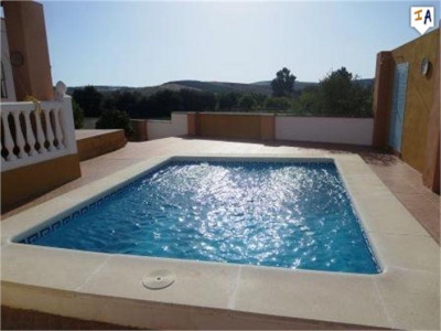 Villa for sale in town, Spain 282338