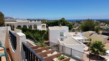 Villa for sale in town, Spain 282900