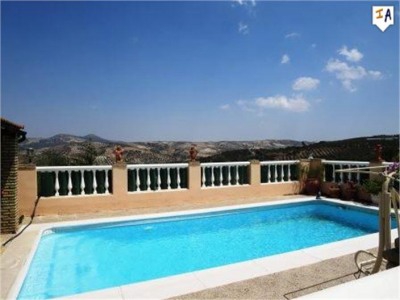 Villa for sale in town, Spain 283021
