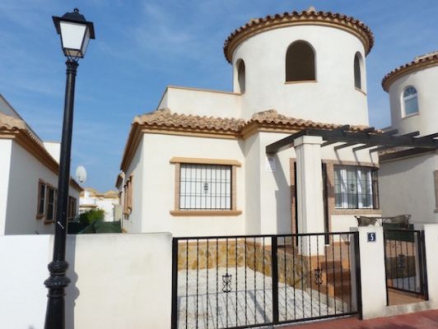 Villa for sale in town 283091