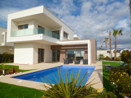 Villa for sale in town 283099